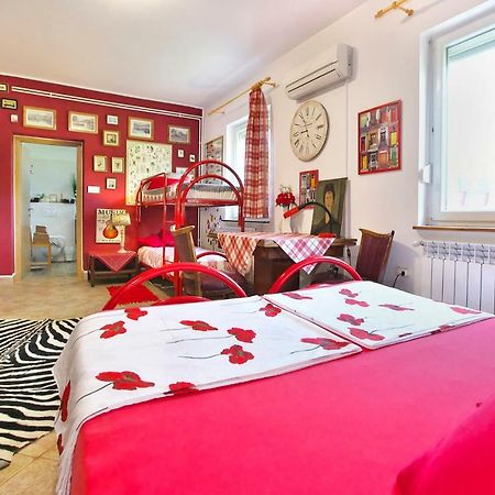 Hostal Cozy Istrian House Izola Exterior foto