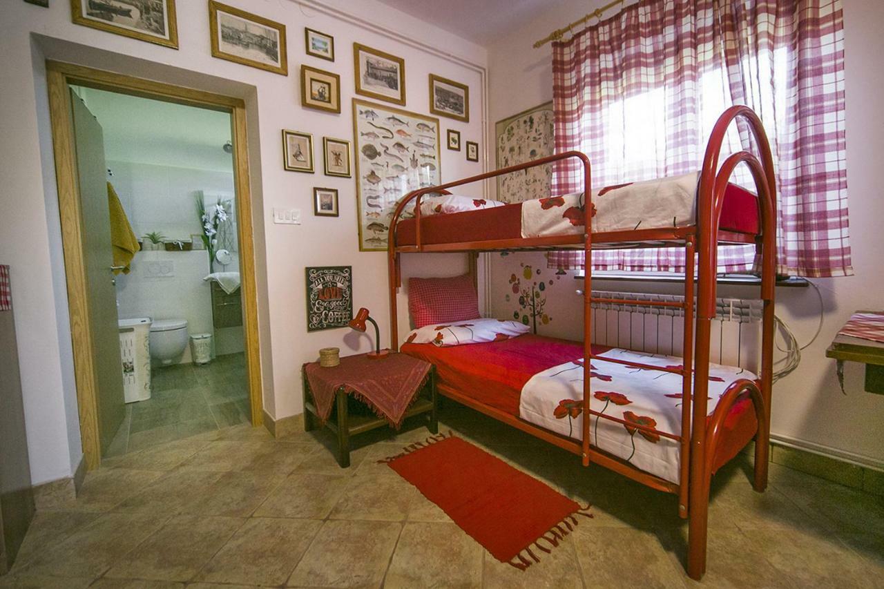 Hostal Cozy Istrian House Izola Exterior foto
