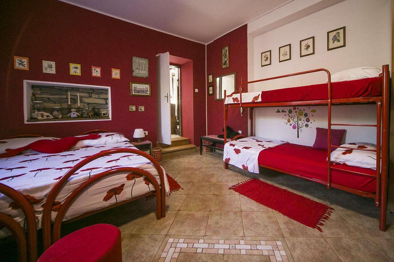 Hostal Cozy Istrian House Izola Exterior foto
